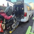 Negativa de los taxis a compartir aplicación con VTC en Madrid para la atención de personas con discapacidad