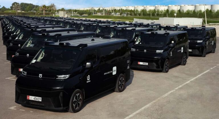 1200x655_Abu_Dhabi_Robotaxi_GXR_fleet