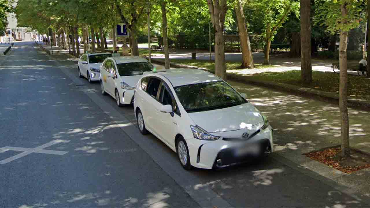 Parada-de-taxis-Calle-Monsenor-Cadina-y-Eleta-Vitoria